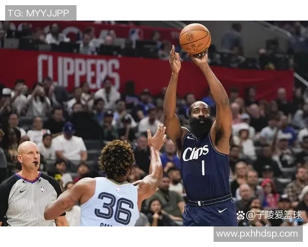 11月10日快船与灰熊精彩对决前场录像回顾与分析 11月10日快船与灰熊精彩对决前场录像回顾与分析