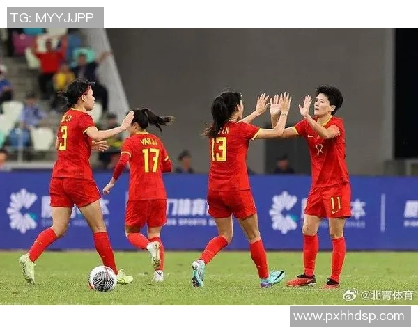 中国女足迎战美国女足热身赛期待精彩对决展现女足风采与实力 中国女足迎战美国女足热身赛期待精彩对决展现女足风采与实力