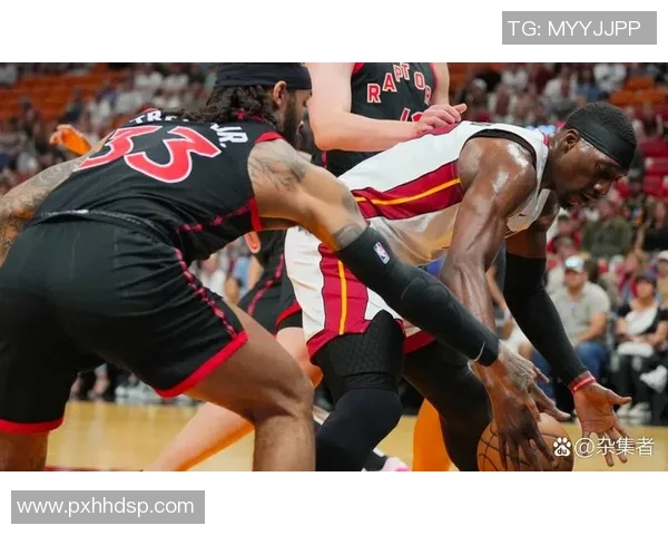 热火与猛龙激战正酣NBA常规赛精彩对决回顾与分析